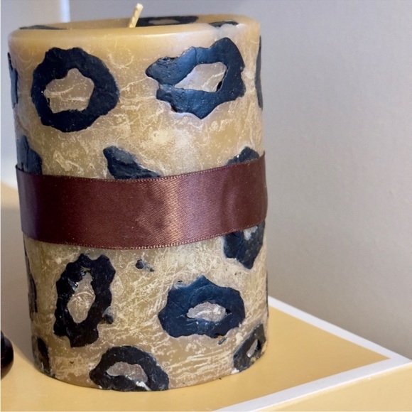 VINTAGE 2 Pc. Set - Animal Print Glass Handpainted Knick-Knack & Leopard Candle - Picture 6 of 11